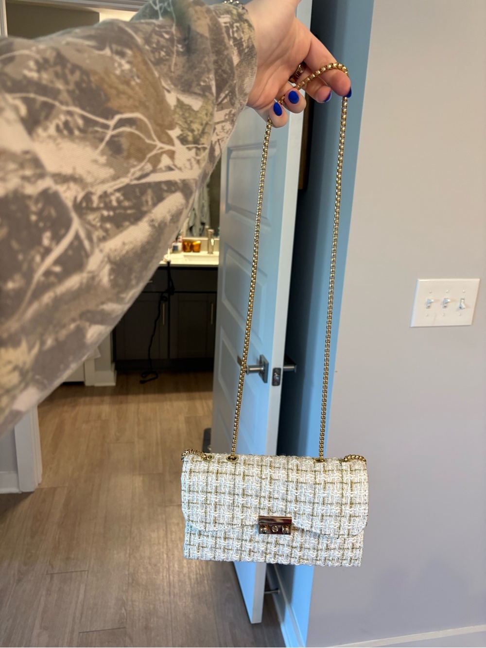 SHEIN Cream Tweed Crossbody Bag with Gold Chain